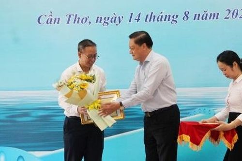 Tập đoàn Dầu khí Việt Nam trao an sinh xã hội tại TP Cần Thơ và tỉnh Kiên Giang