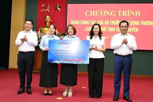 Đoàn công tác của Bộ Công Thương trao tặng 10 tỷ đồng xây trường học tại Thái Nguyên