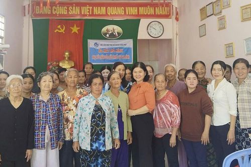 Thành lập mô hình 'Phụ nữ chăm sóc sức khỏe tại gia đình' ở xã Bình Long