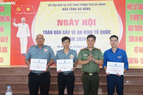 Ngày hội Toàn dân bảo vệ an ninh Tổ quốc tại Bảo tàng Đà Nẵng