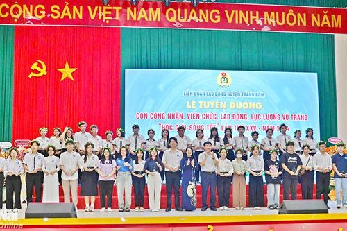 Lan tỏa những bông hoa học giỏi, sống tốt