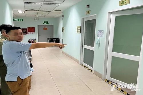 Đi thăm người bệnh, 'tiện tay' lấy trộm tài sản