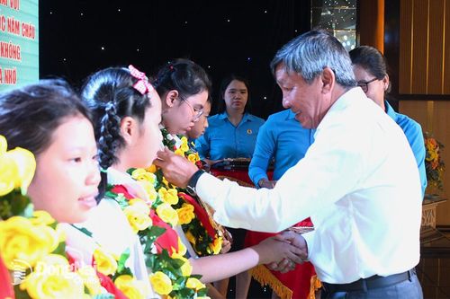 Tuyên dương 568 học sinh đạt thành tích Học giỏi, sống tốt