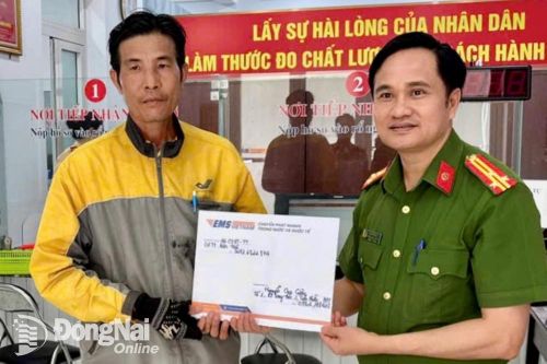 Trường hợp đầu tiên tại Đồng Nai được cấp giấy đăng ký xe bằng dịch vụ công trực tuyến toàn trình