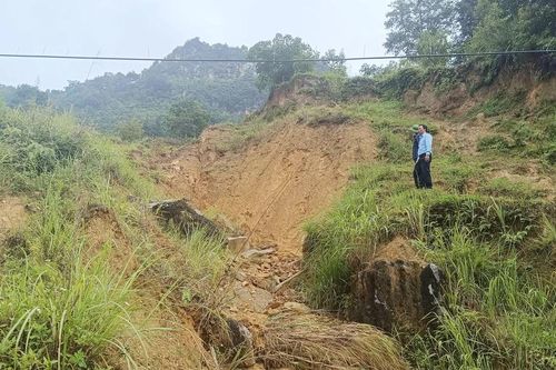 Sống thấp thỏm nơi sạt lở