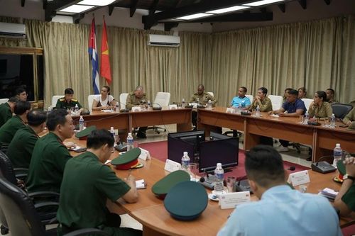 Tăng cường giao lưu giữa sĩ quan trẻ Việt Nam - Cuba