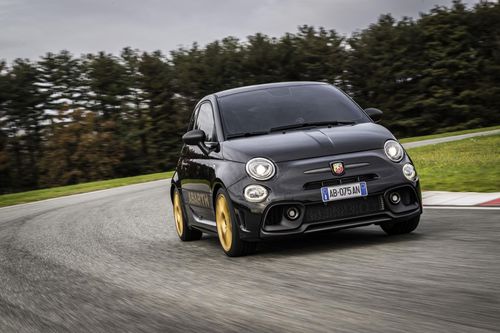 Fiat trình làng phiên bản giới hạn Abarth 695 75° Anniversario 2024 nhân dịp kỷ niệm 75 năm Fiat