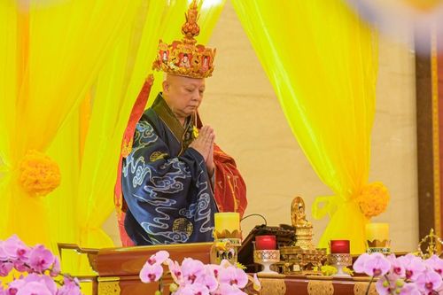 Hòa thượng Thích Lệ Trang đăng đàn chẩn tế cầu siêu chư hương linh trong đại dịch, thiên tai