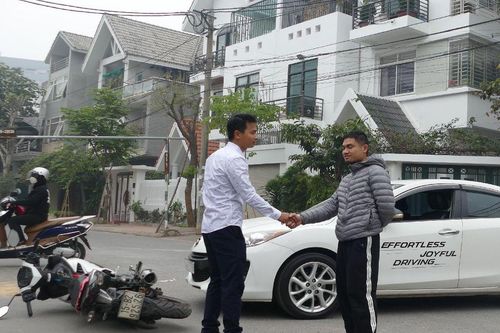 Khi tham gia giao thông xảy ra va chạm, bạn đã bao giờ mỉm cười và chủ động xin lỗi?