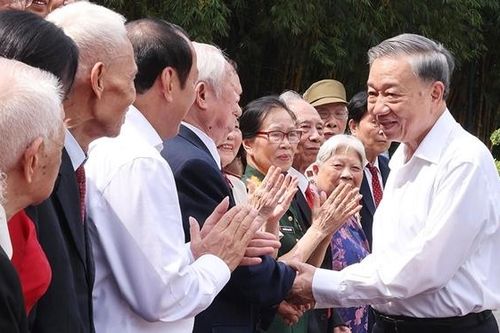 Tổng Bí thư, Chủ tịch nước Tô Lâm gặp thân mật cán bộ từng trực tiếp phục vụ Bác Hồ