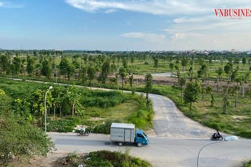 Thị trường nổi sóng, môi giới đổ về các điểm nóng tung 'ma trận' giá nhà đất