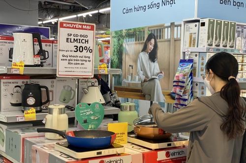 Săn đồ giảm giá trong tháng 'cô hồn'
