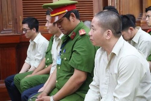 Các bị cáo chịu tình tiết tăng nặng vì phạm tội có tổ chức, nhiều lần