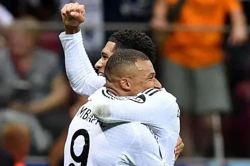 Mbappe ghi bàn trong trận Real Madrid giành Siêu cúp châu Âu