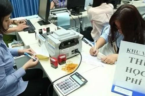 Áp lực kinh tế của các tân sinh viên