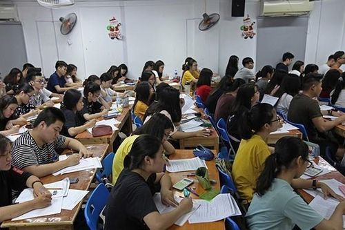 Dạy thêm tràn lan, trẻ nhỏ chịu quá nhiều áp lực, Bộ Giáo dục liệu có xử lý dứt điểm?