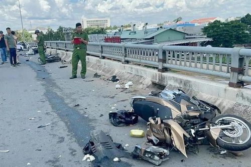 Ô tô tông liên tiếp 3 xe máy trên cầu Cồn Khương, nhiều người đi cấp cứu