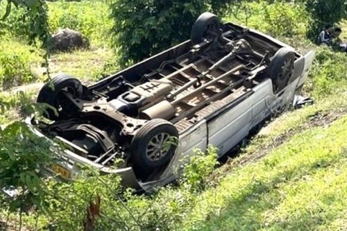 Tin tức tai nạn giao thông mới nhất ngày 15/8: Lật xe khách, một người chết