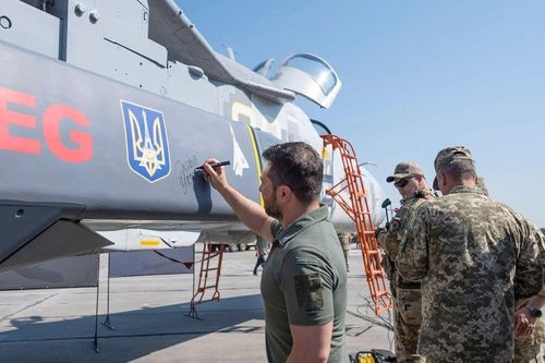 Anh vẫn cấm Ukraine sử dụng tên lửa Storm Shadow tấn công Nga