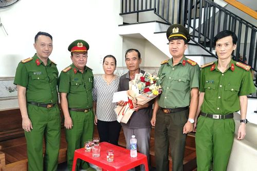Đôi vợ chồng ở Đà Nẵng dũng cảm dập đám cháy, cứu 4 mẹ con
