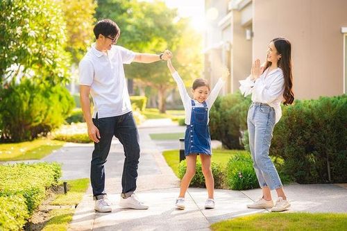 Đằng sau một đứa trẻ thiếu tự lập là 5 kiểu cha mẹ điển hình này