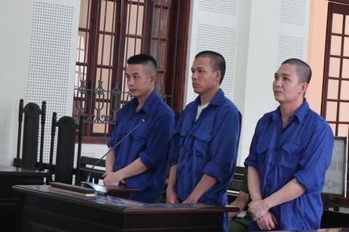 Đang cai nghiện lại rủ nhau mua ma túy, bộ ba 'dắt nhau' vào tù