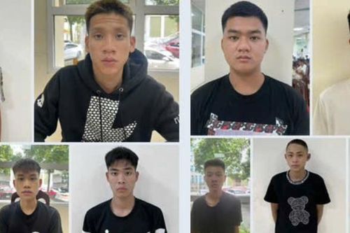 Khởi tố 16 thanh, thiếu niên mang theo hung khí náo loạn đường phố