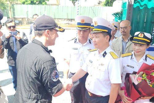 Tàu Hải quân Hoàng gia Canada Montreál thăm hữu nghị TPHCM trong 5 ngày