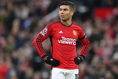 Tuyến giữa Man Utd phải trả giá vì sự cố chấp