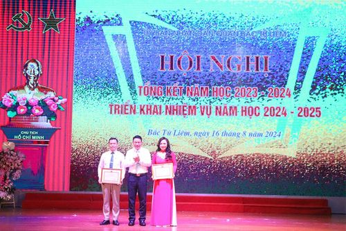 Năm đầu thí điểm học bạ số: ngành GD&ĐT Bắc Từ Liêm được nhận Bằng khen