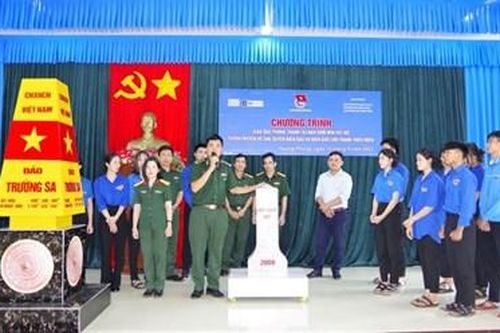 Nâng cao nhận thức và ý thức chấp hành pháp luật cho đồng bào biên giới