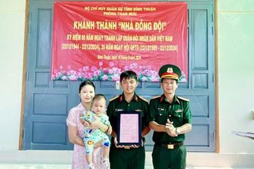 Bình Thuận bàn giao 'Nhà đồng đội' tặng quân nhân khó khăn