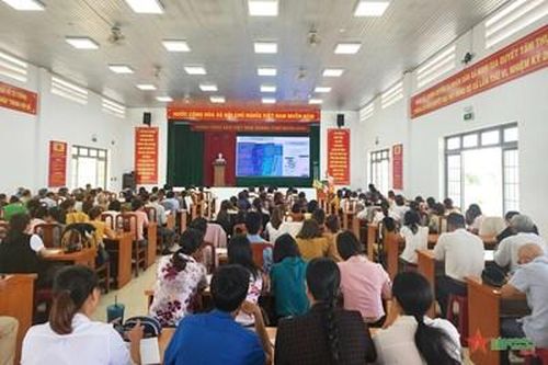 Lữ đoàn 162 (Vùng 4 Hải quân) tuyên truyền biển đảo đợt 2 tại Lâm Đồng