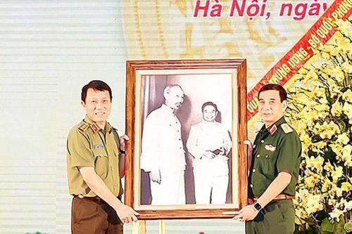 Bộ Quốc phòng gặp mặt Kỷ niệm 79 năm Ngày truyền thống lực lượng Công an nhân dân