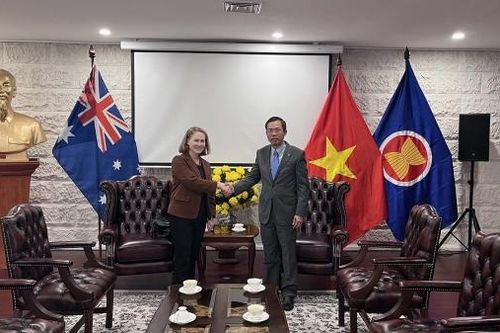 Đại sứ Phạm Hùng Tâm tiếp Giám đốc Trung tâm ASEAN Australia