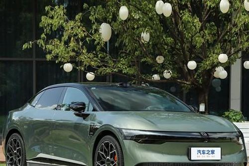 Trung Quốc trình làng ô tô điện sạc nhanh nhất thế giới
