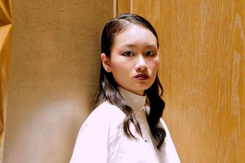 Mẫu Việt 15 tuổi gây ấn tượng trên sàn diễn thời trang quốc tế