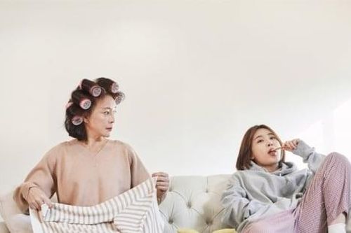 Xử lý thế nào khi con cái trưởng thành vẫn 'ăn bám' cha mẹ?