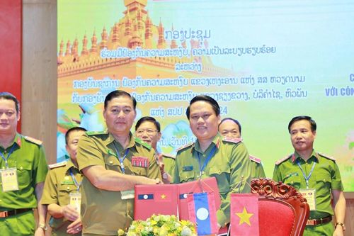 Ký kết biên bản hợp tác bảo đảm an ninh, trật tự giữa Công an tỉnh Nghệ An với Công an 3 tỉnh nước bạn Lào