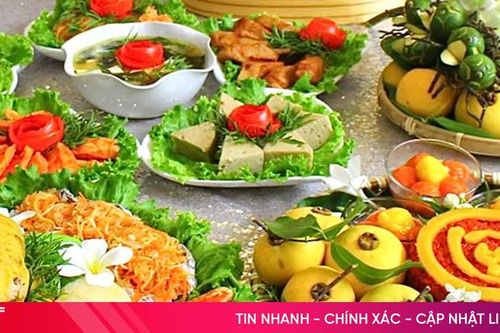 Tất bật 'chốt đơn' mâm cỗ chay cúng rằm tháng Bảy