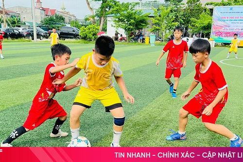 Sôi nổi giải bóng đá nam thiếu niên - nhi đồng CLB cộng đồng Hương Sơn
