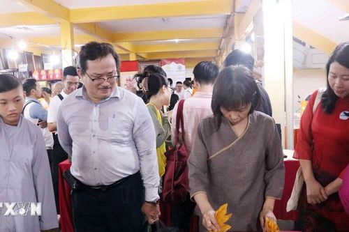 Triển lãm 1.500 tựa sách liên quan đến Phật giáo mừng Đại lễ Vu Lan