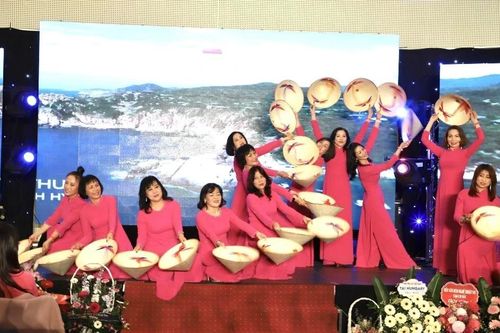 Phụ nữ Việt góp phần quảng bá bản sắc văn hóa Việt Nam ở nước ngoài