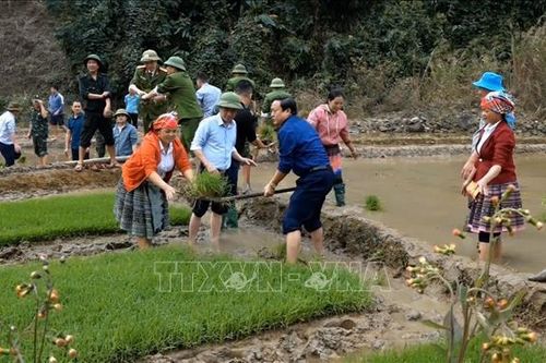 Tạo nguồn cán bộ trẻ năng lực, uy tín ở vùng cao Trạm Tấu