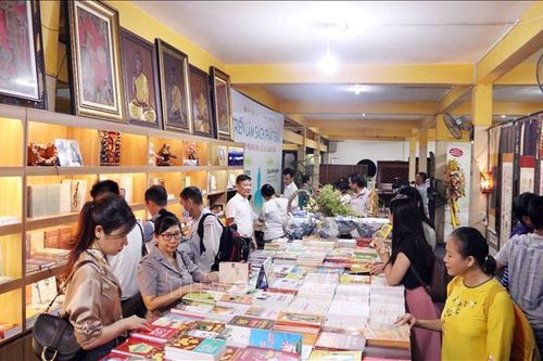 Triển lãm 1.500 tựa sách liên quan đến Phật giáo mừng Đại lễ Vu lan 2024