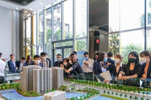 Môi giới bất động sản thường làm gì trong 'tháng cô hồn'?