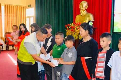 Quang Bình (Hà Giang): 'Mẹ đỡ đầu' đồng hành cùng 155 trẻ mồ côi