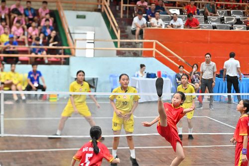 Nâng chất đá cầu trẻ Việt Nam