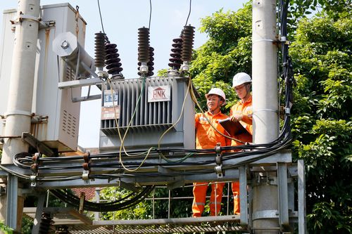 Điện lực Hạ Hòa đảm bảo cung cấp điện an toàn, ổn định