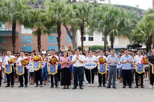 Khởi tranh Giải Bơi - Điền kinh học sinh phổ thông tỉnh Phú Thọ